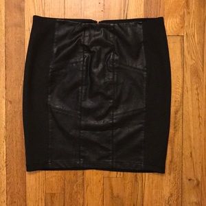Lucca Couture fitted mini blk skirt w leather